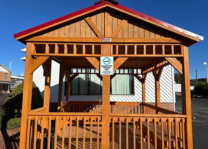 Super 8 By Wyndham Hillsville