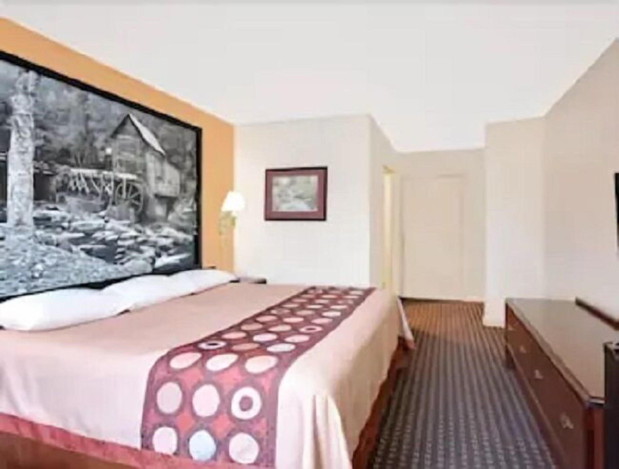 Hotel Super 8 By Wyndham Hillsville