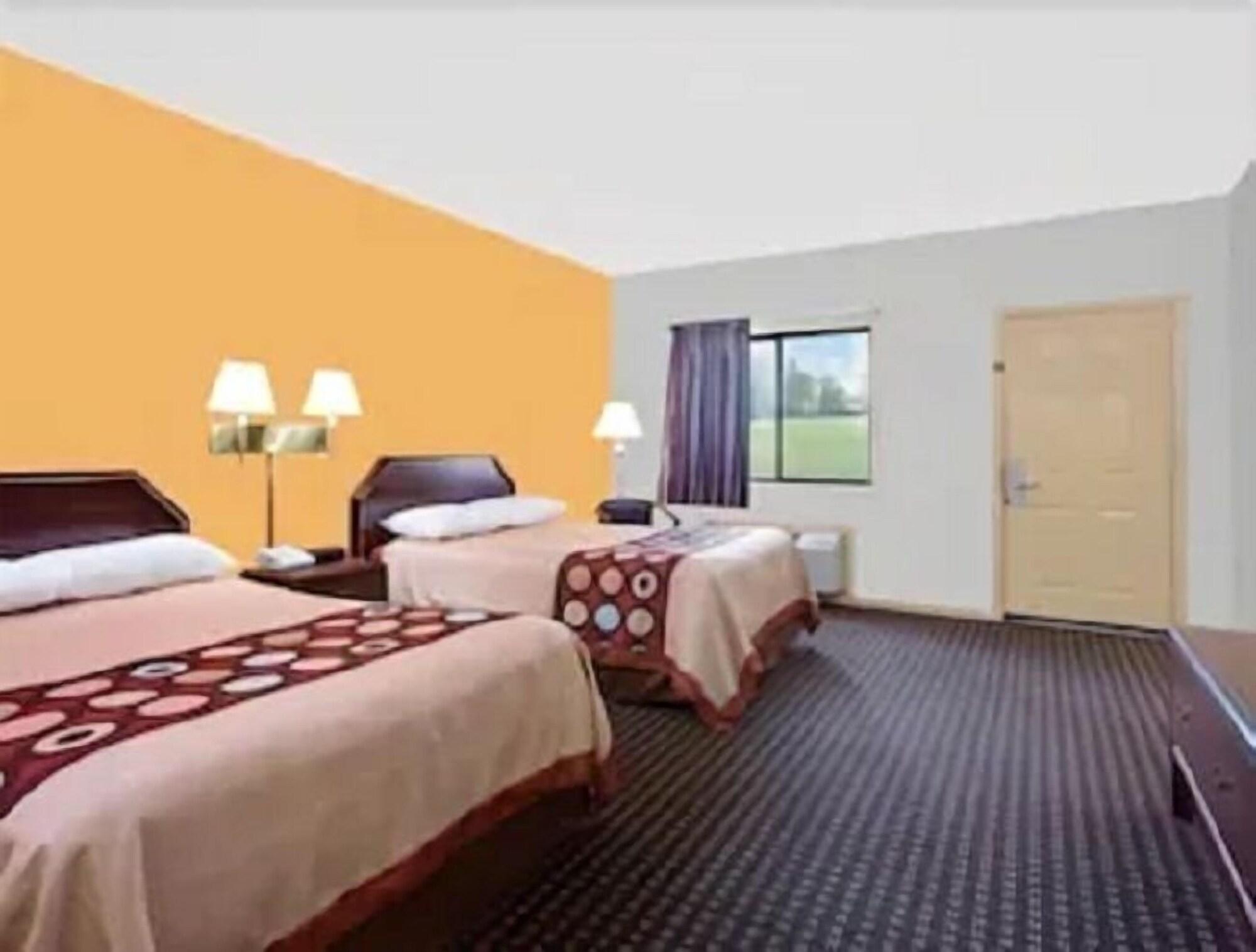 Super 8 By Wyndham Hotel 2*