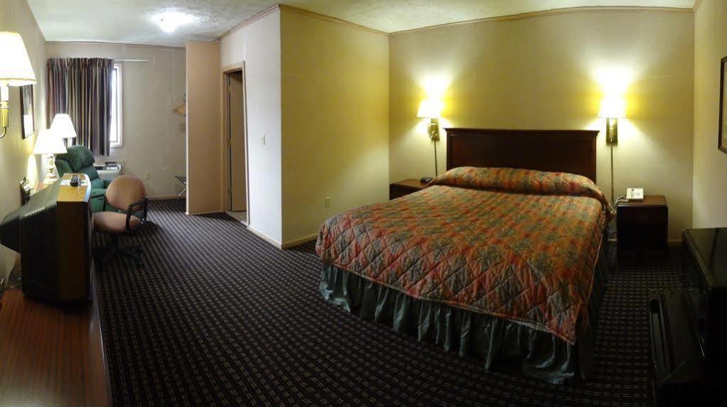 Super 8 By Wyndham Hillsville